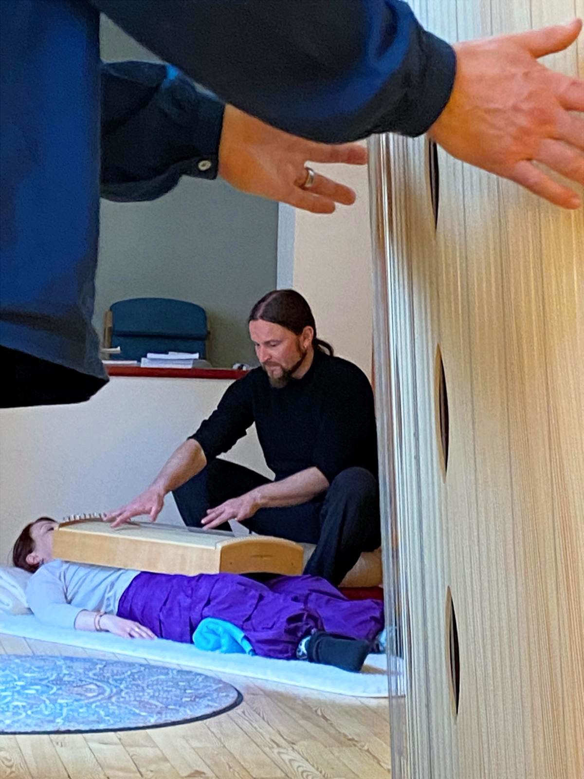 Wandhalterung für Körpertambura